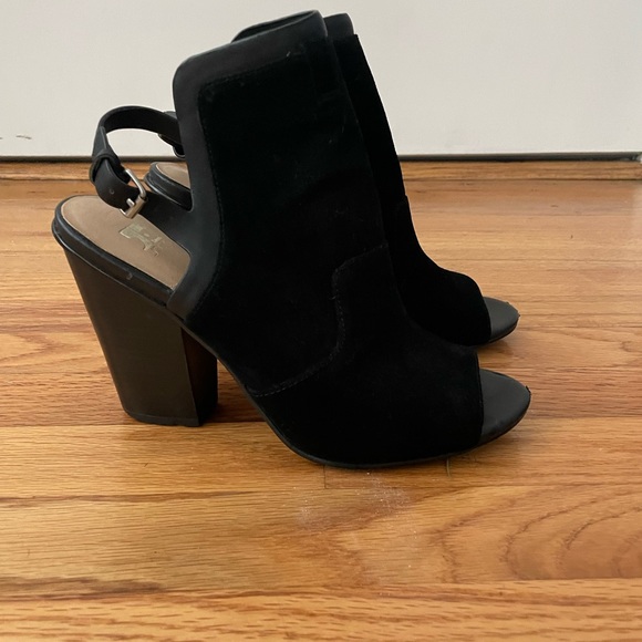 Heels - Picture 5 of 5